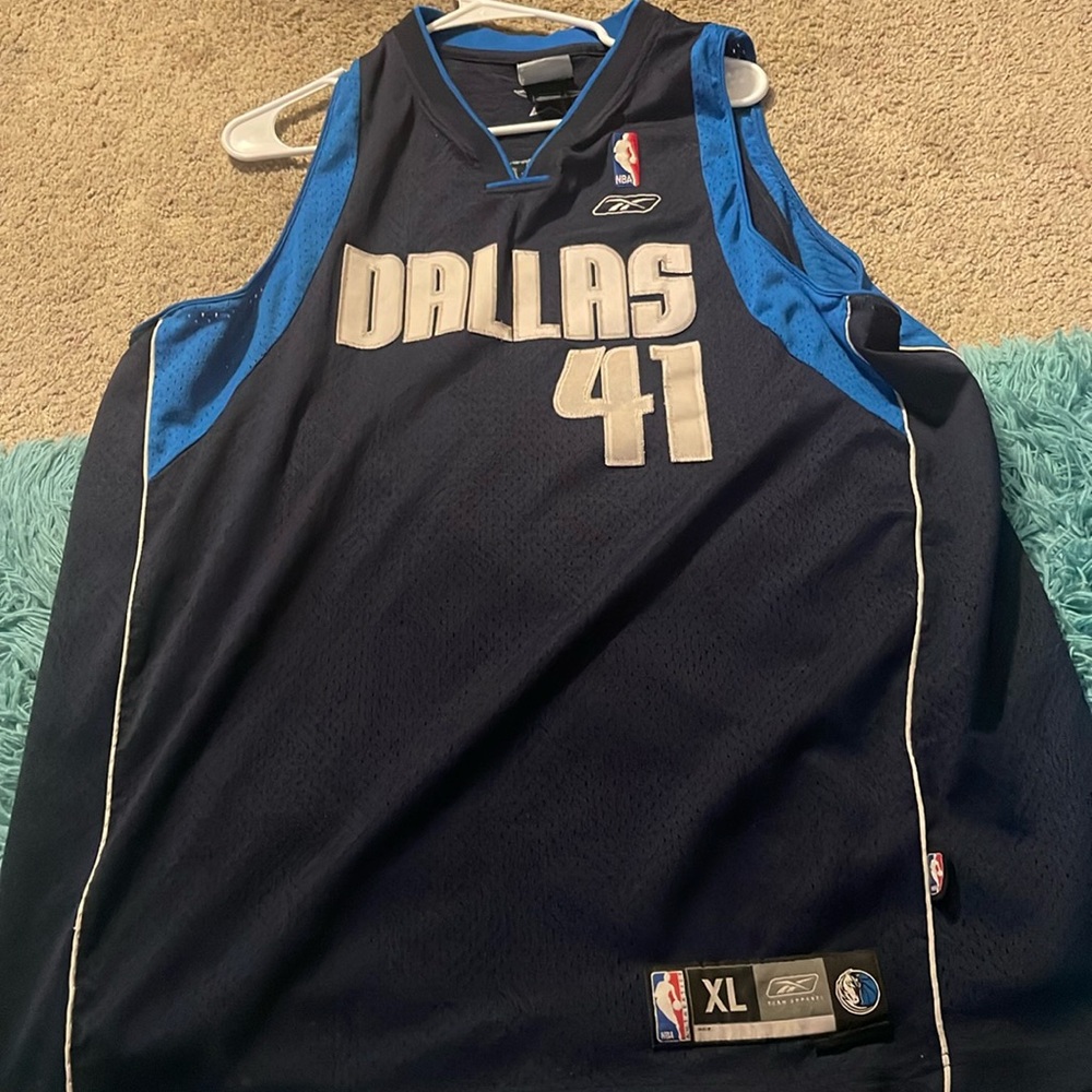 Vintage Dallas nowitzki jersey